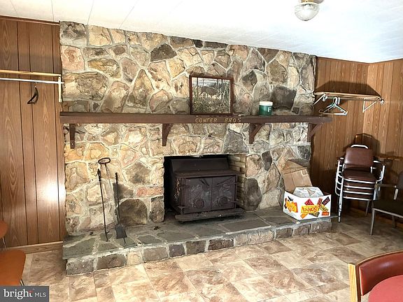 3rd image of 807 Sand Springs Rd