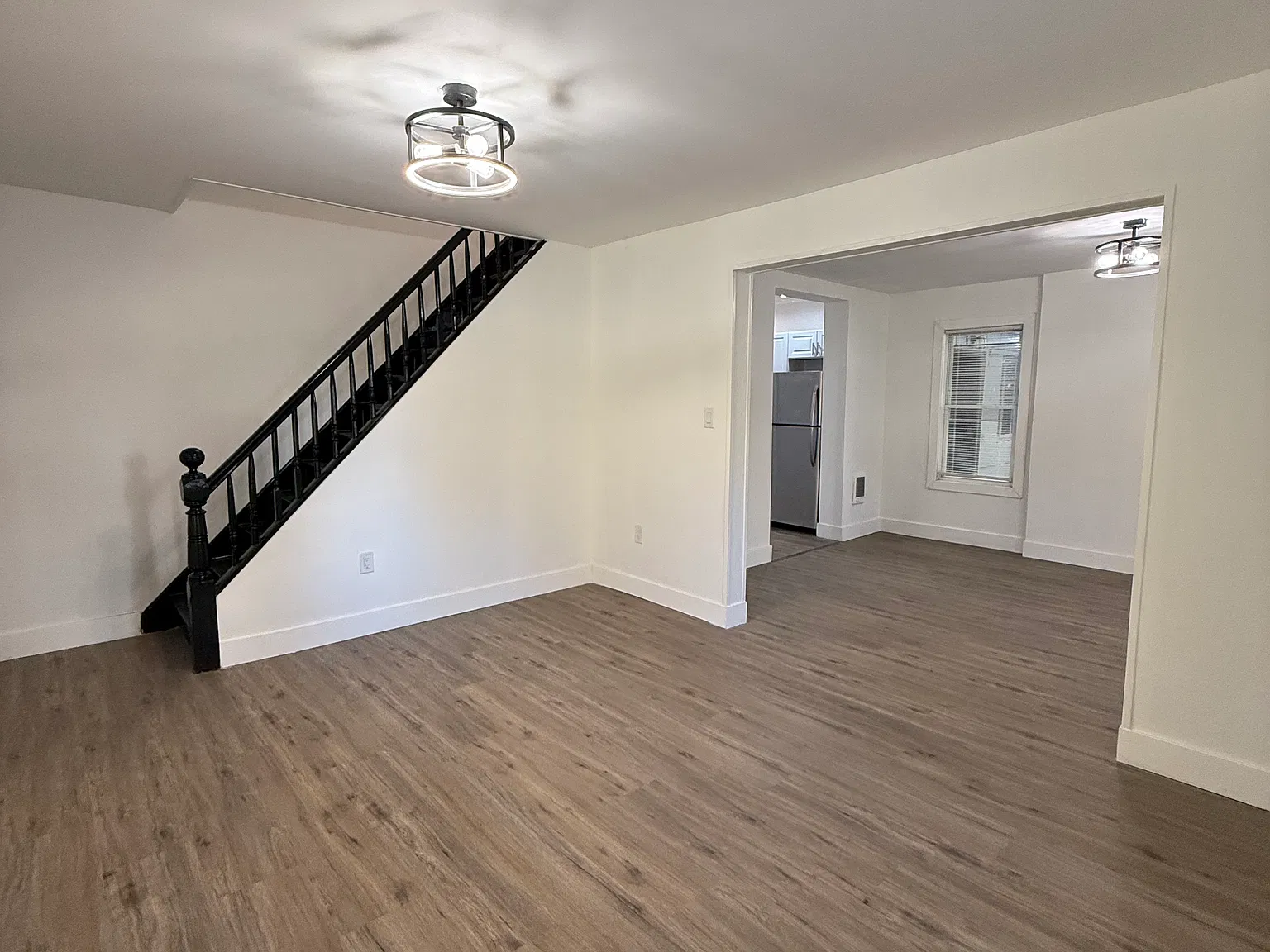 3 bed, 1.5 bath, 1264 sqft, $1,350 — Photo 3