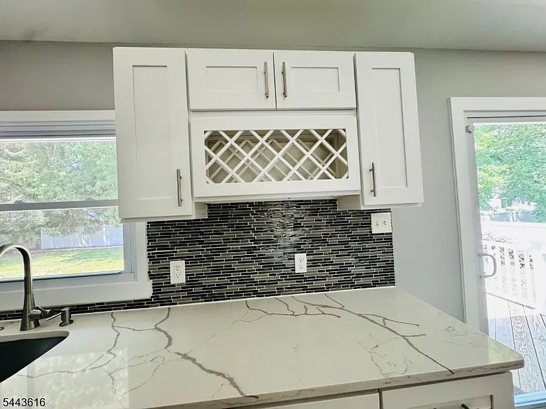 323 Parry Rd — Photo 9