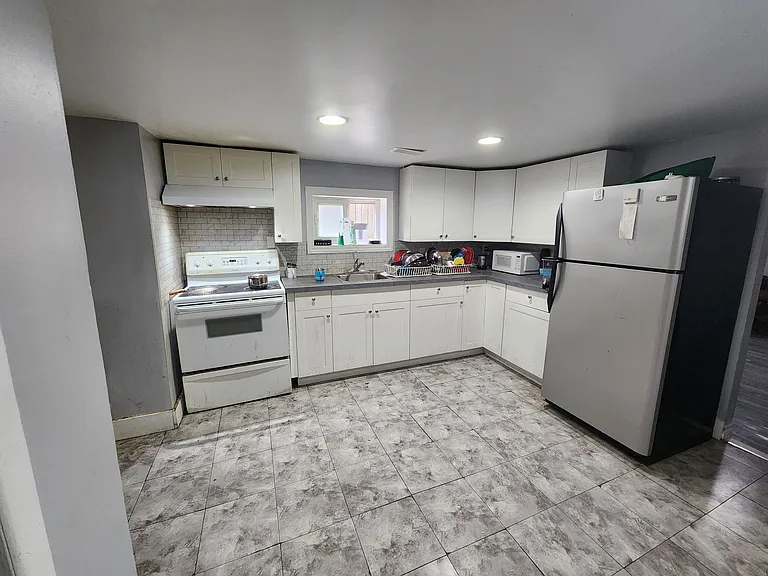 366 Campbell Ave #1 — Photo 2