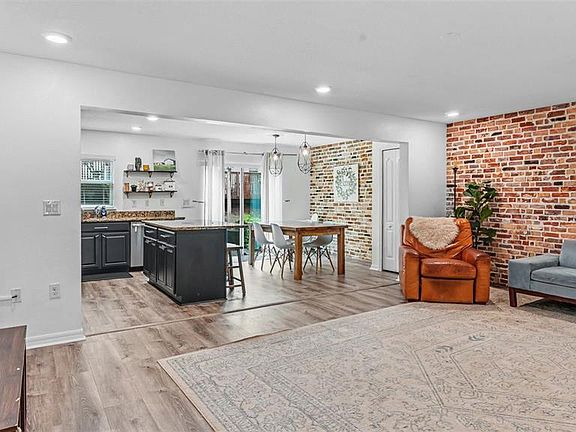 4th image of 3806 EXETER LANE