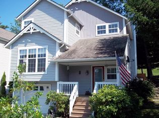 218 Hawthorne Village Ct, East Stroudsburg, PA 18302