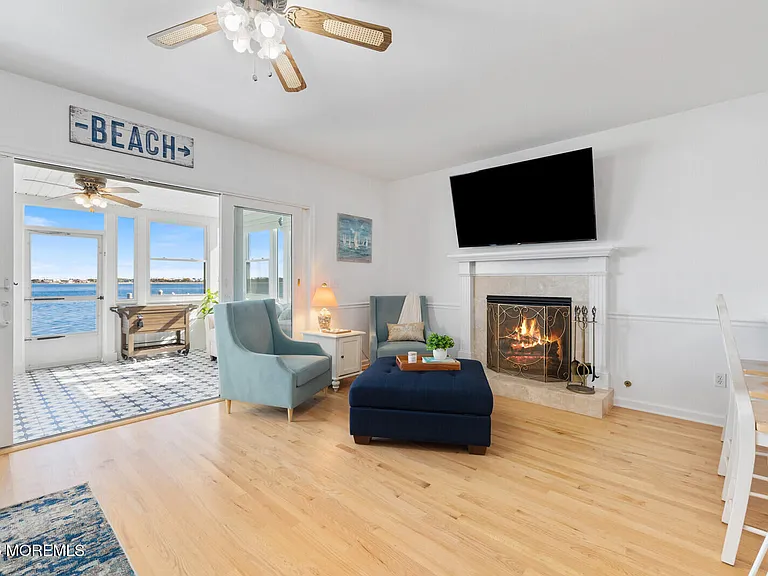 116 Sunset Dr N — Photo 38