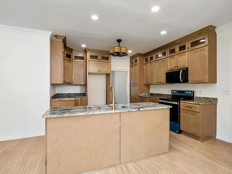 2090-4 Bridge Ct — Photo 14