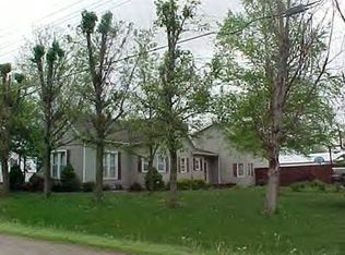 407 W Lincoln Dr, Greenup, IL 62428