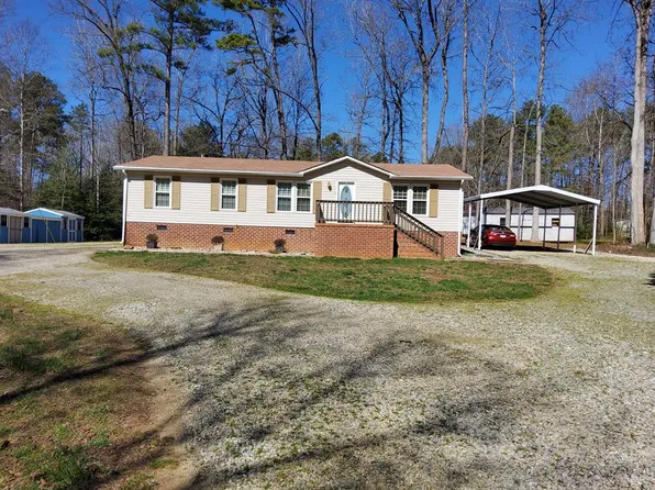 234 Chestnut Dr, Bracey, VA 23919