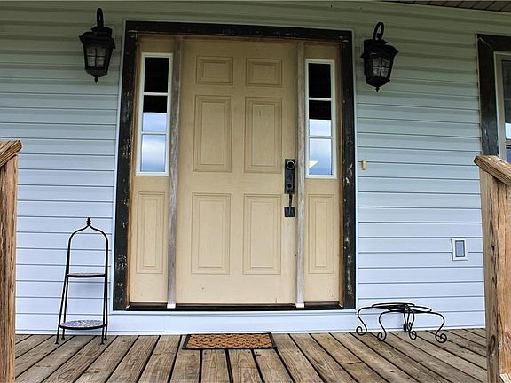 4th image of 219 Happy Trails Ln