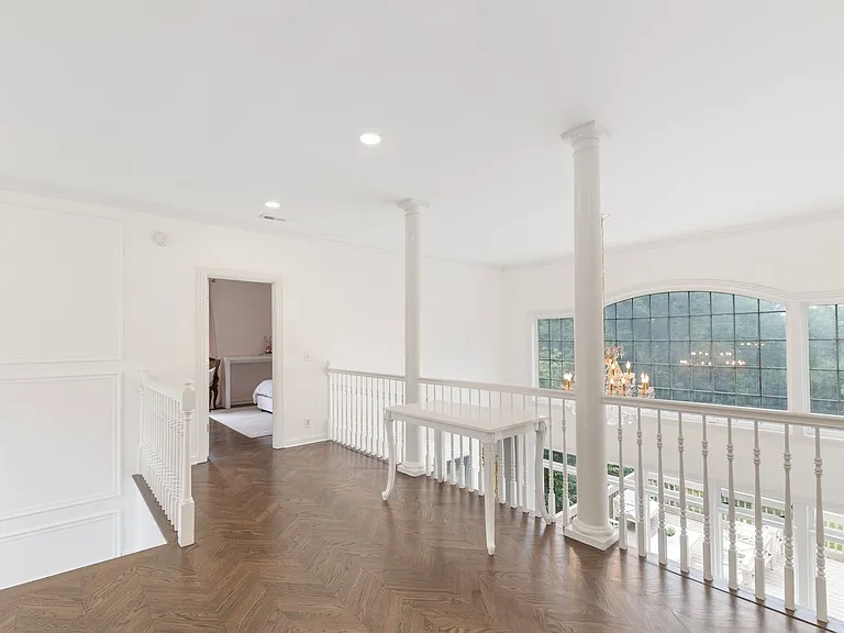 9435 Norwood Dr — Photo 35