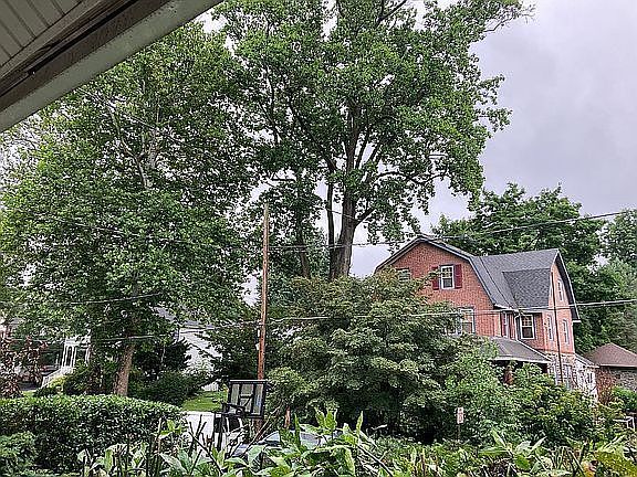 1st image of 122 Merion Ave