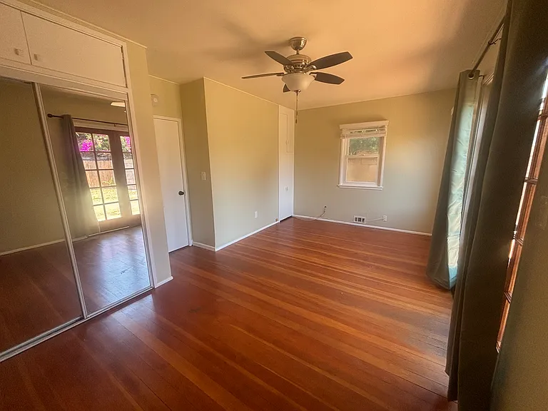 1008 W Micheltorena St #A — Photo 8