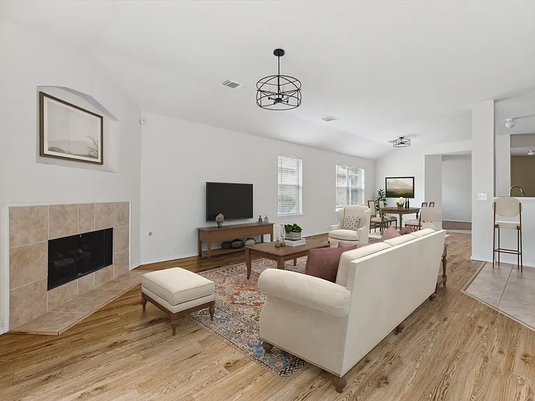 21102 Somerset Park Ln — Photo 2