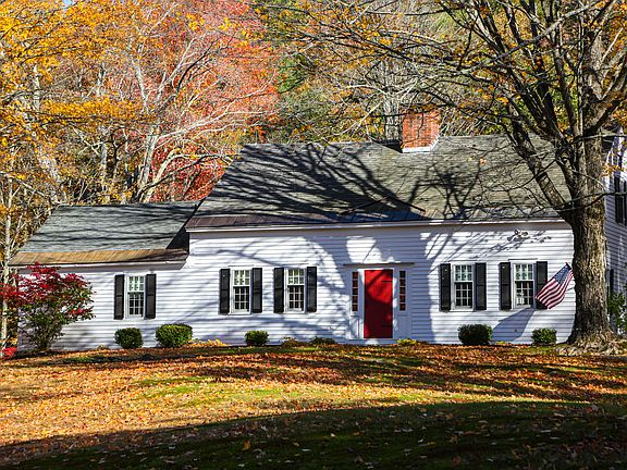82 Chestnut Hill Loop 