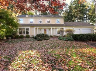 29 Hunters Pointe, Pittsford, NY 14534