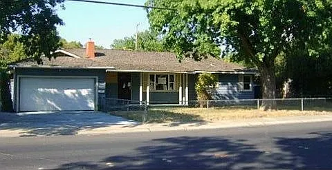517 Norwegian Ave photo 1
