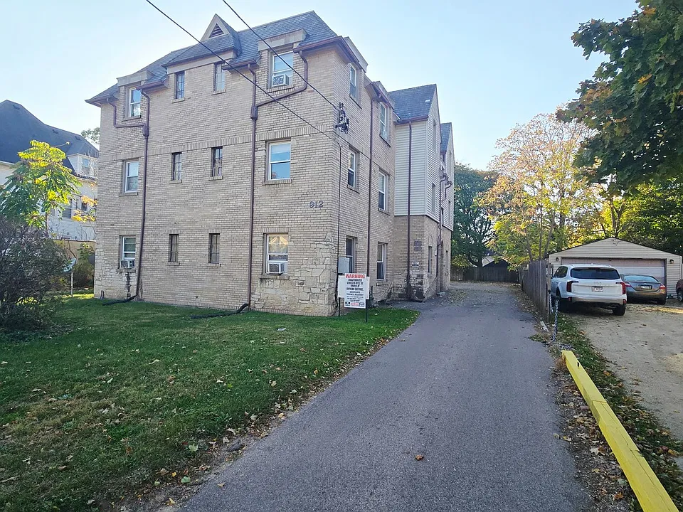 912 Haskell Ave