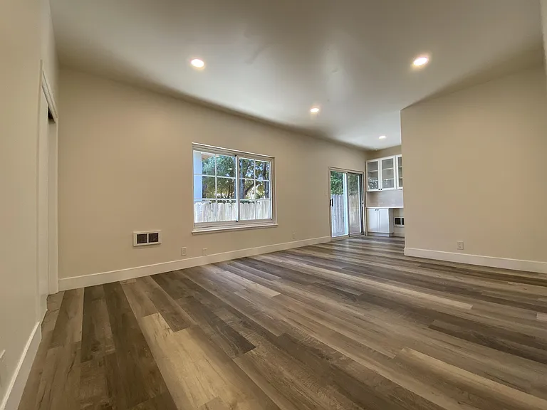 130 Magnolia Ave — Photo 9