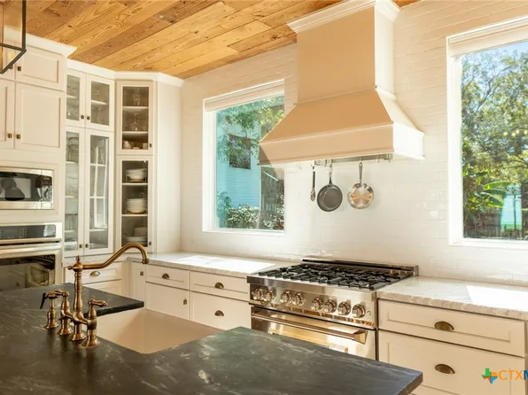 505 W Stayton Ave, Victoria, TX 77901