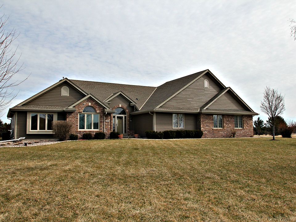 1st image of 896 N Red Oak Dr
