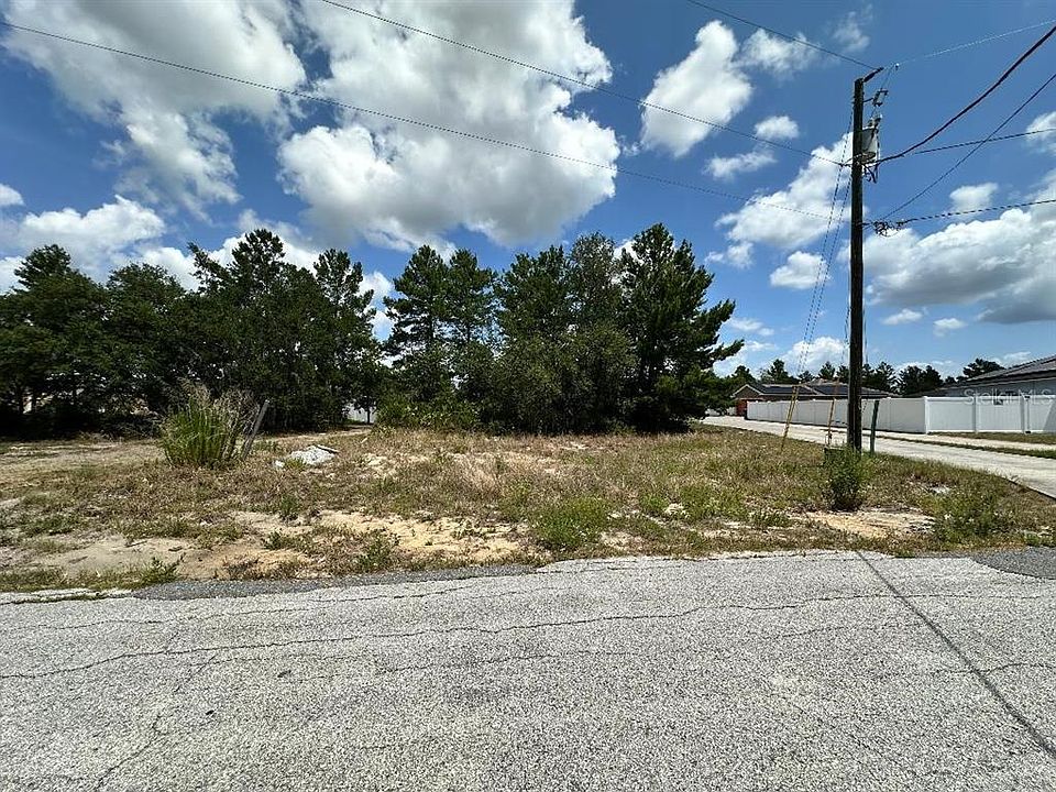 1st image of 137 Maple Dr #36
