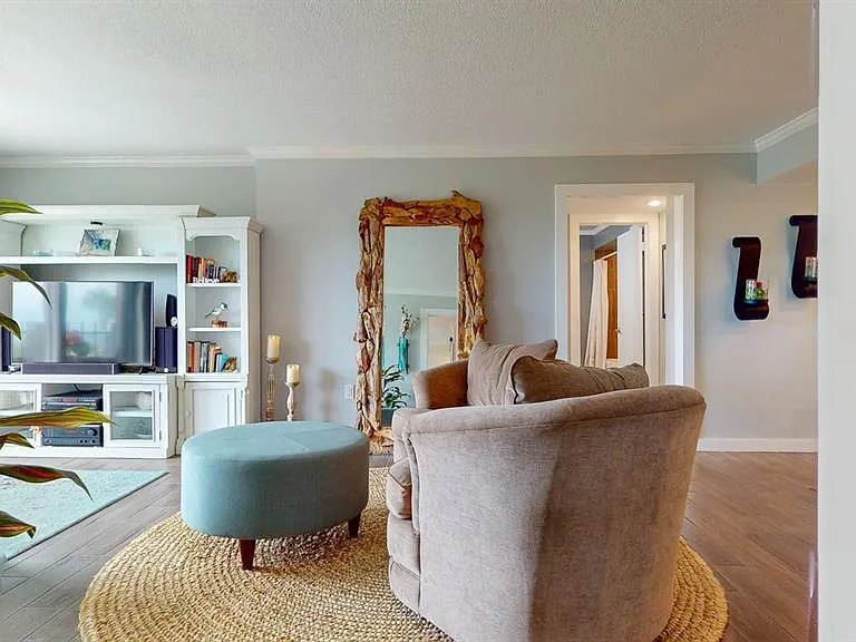 1120 N Shore Dr NE #501 — Photo 16