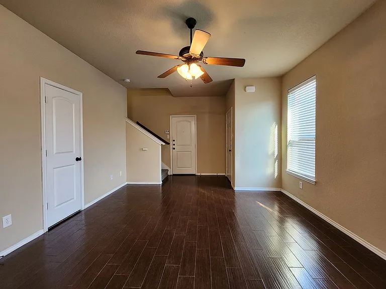 1032 Brown Rock Dr — Photo 3
