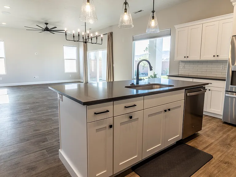 2986 E Smith Creek Dr — Photo 2