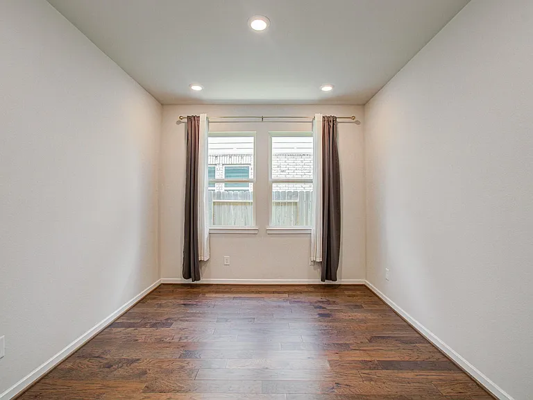 21118 Vancherry Dr — Photo 9