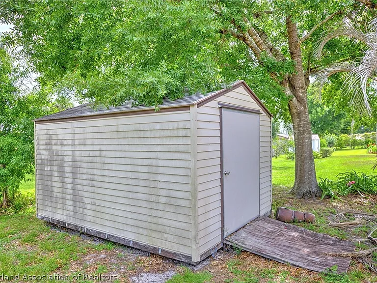 1602 Carrington Ave — Photo 28