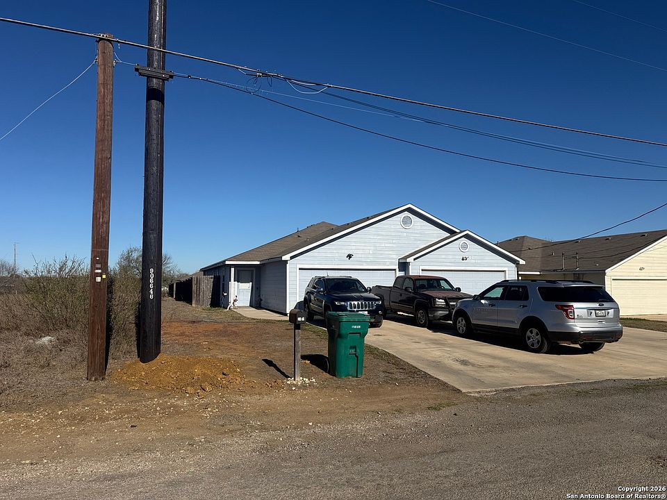1st image of 1103 Maple