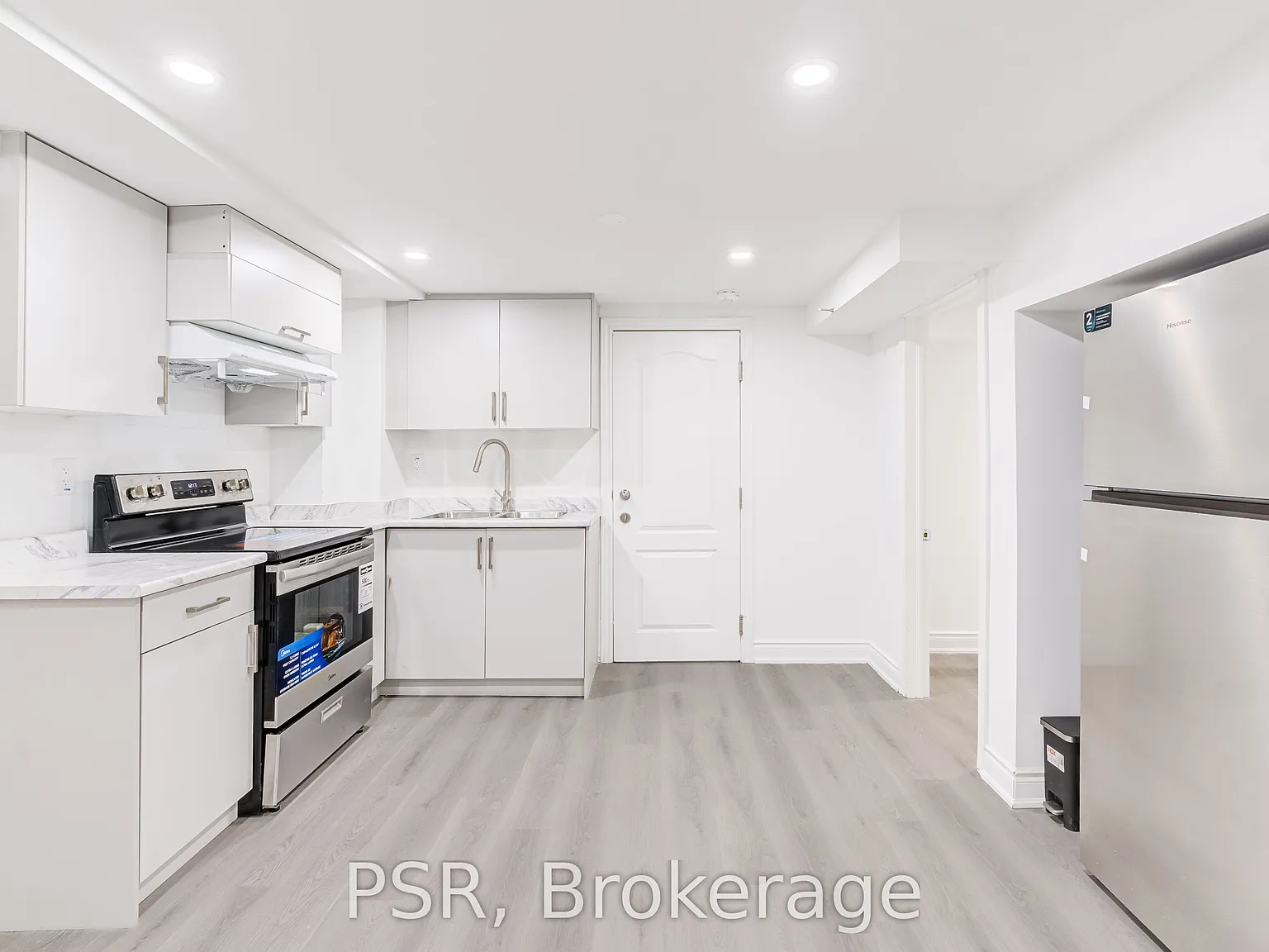 3 bed, $1,900 — Photo 2