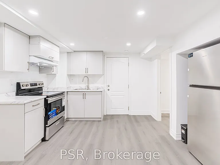 24 Skelmore Cres #BASEMENT — Photo 2