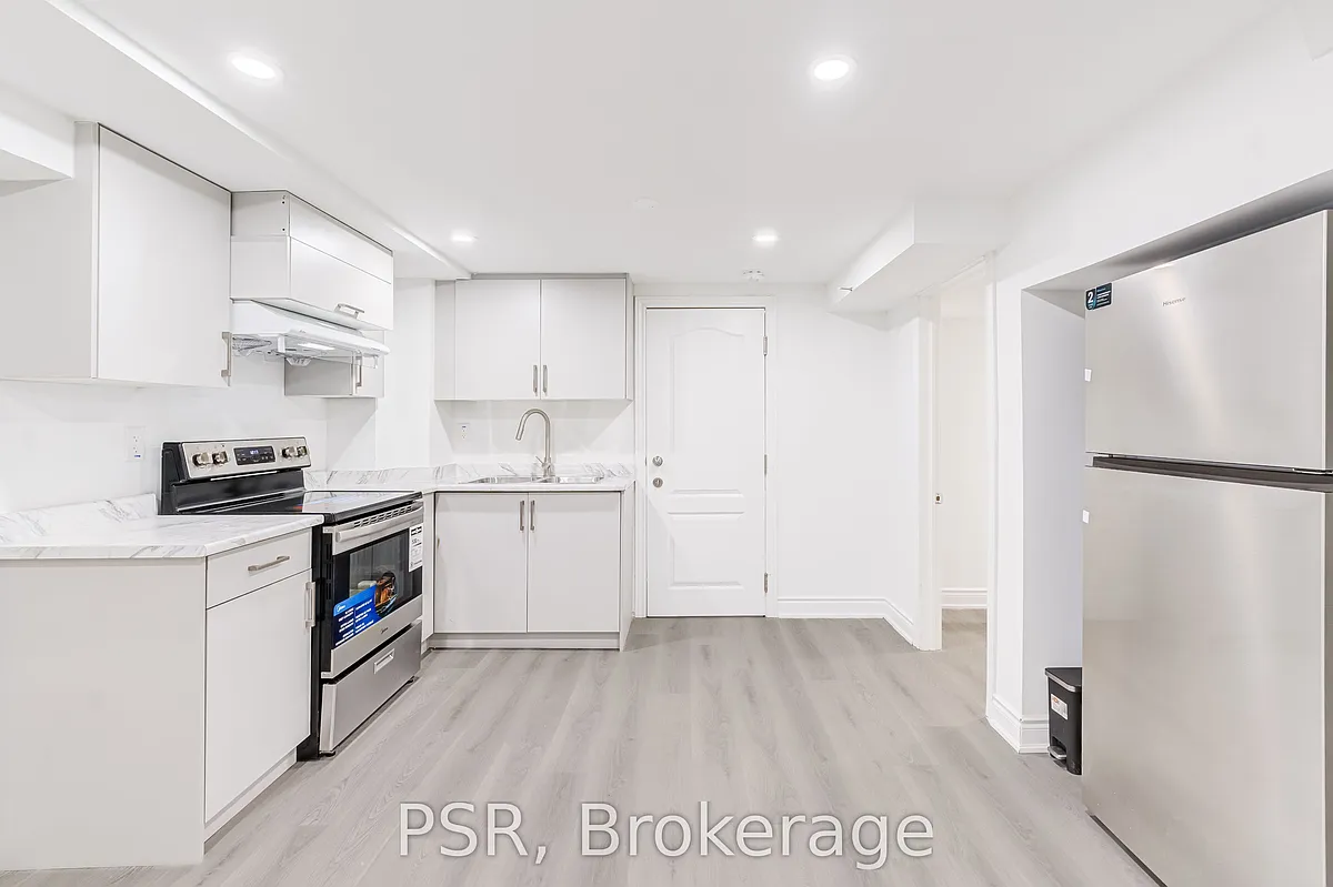 Building Photo - 24 Skelmore Cres