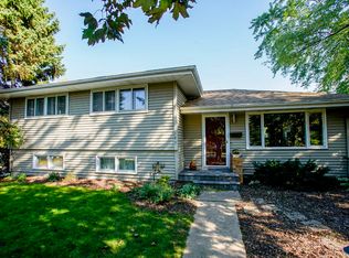 301 Jefferson Ave S, Hopkins, MN 55343