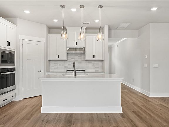 Welcome to the Chatham floorplan at Cedar Shoals - Signature Collection.