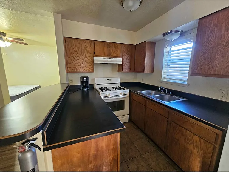 115 S Evergreen Rd #3 — Photo 3