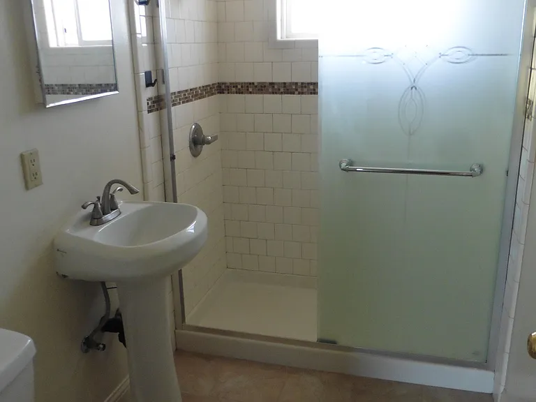 200 Avery Ln #6 — Photo 11