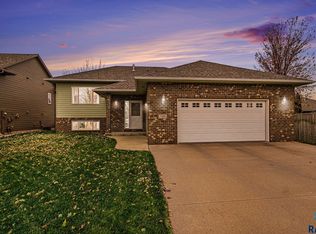 7505 S Casea Cir, Sioux Falls, SD 57108
