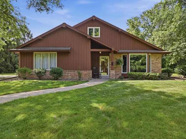 1291 Paradise DRIVE, West Bend, WI 53095