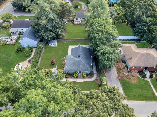 115 19th Street, Wading River, NY 11792