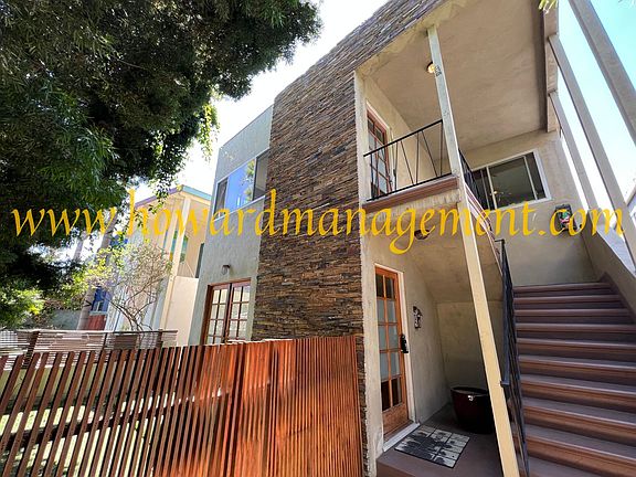 2nd image of 2527 Abbot Kinney Blvd #2527