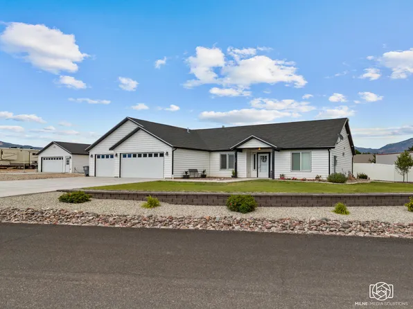 735 E Creekside Ln, New Harmony, UT 84757