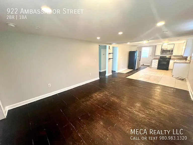 922 Ambassador St — Photo 2