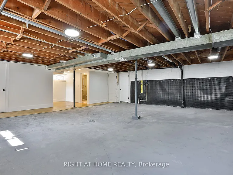 80 Stephen Dr — Photo 12