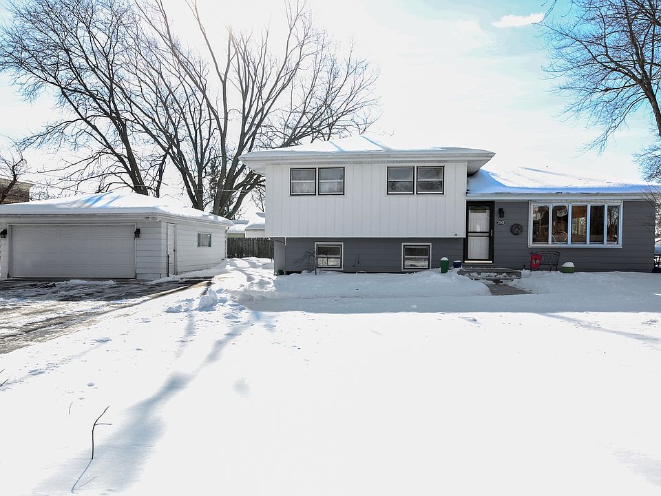 1st image of 3901 N Lincoln St