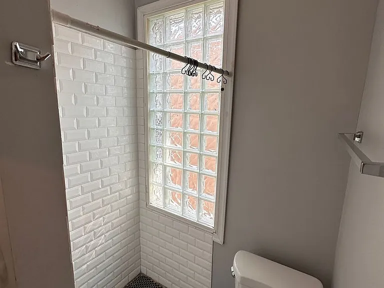 2049 E Cambria St — Photo 18