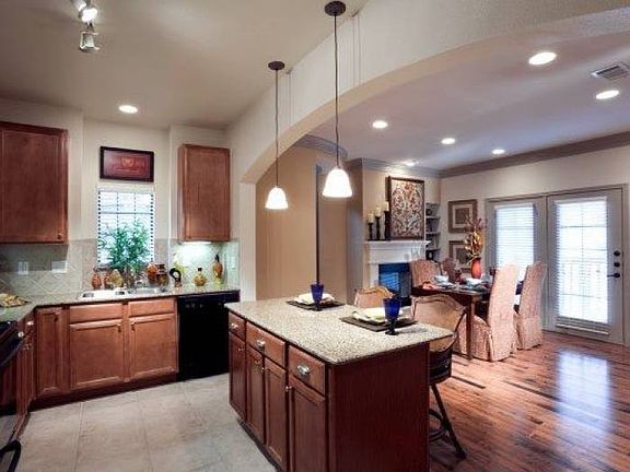 4th image of 15173 King Of Spain Ct