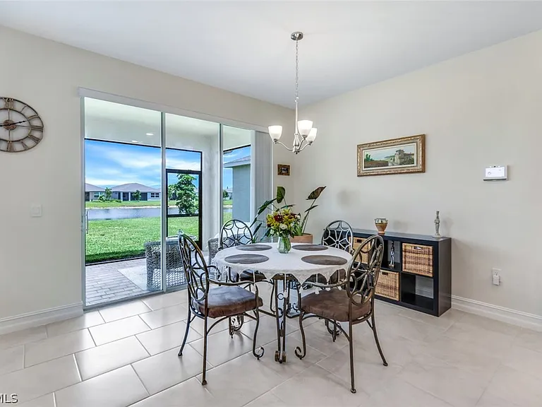 421 Coral Reef Pl — Photo 14