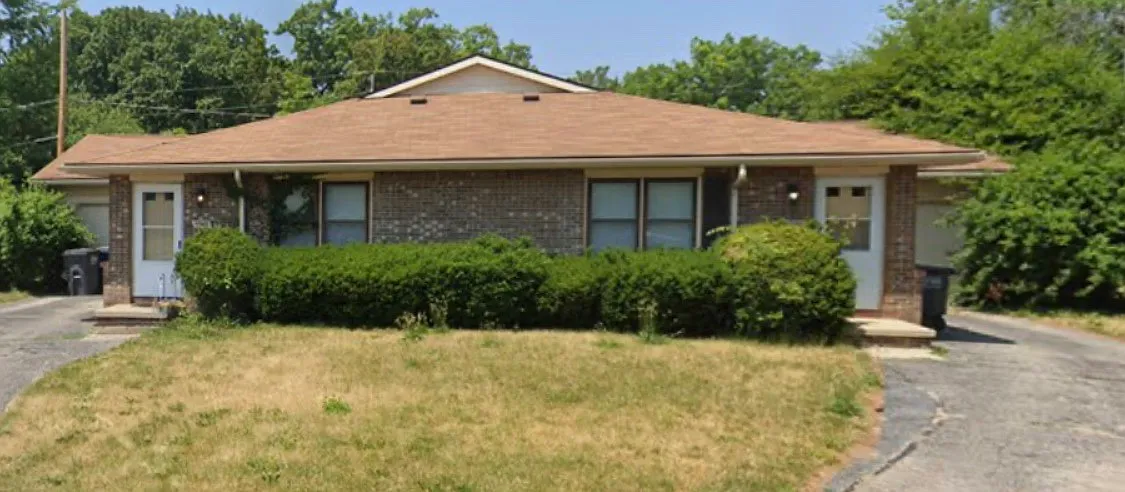 2 bed, 1.5 bath, 1000 sqft, $1,000 — Photo 1