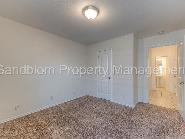 10418 S James St — Photo 20