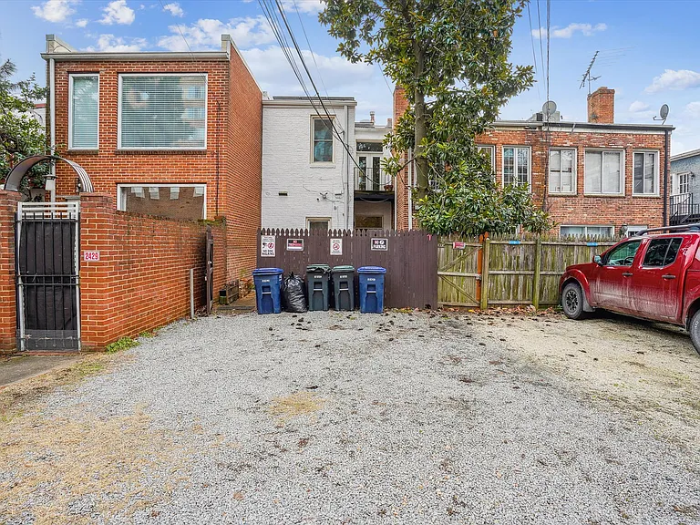 2431 I St NW #A — Photo 23